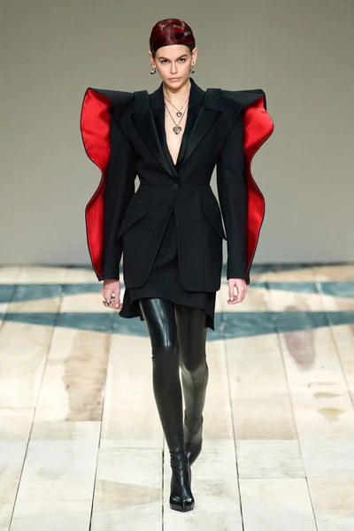 Look 43